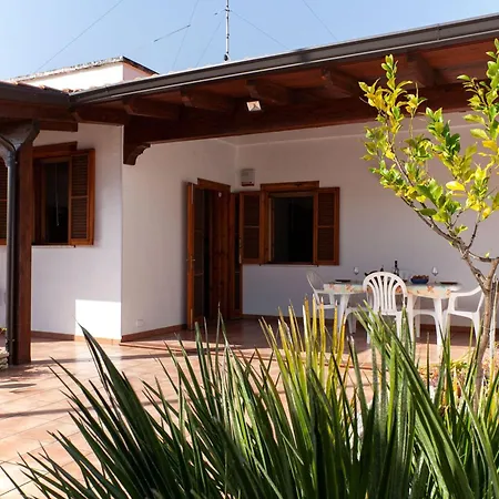 Roma With Fancy Garden - Happy Apartament