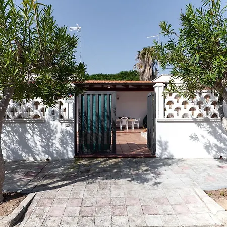 Roma With Fancy Garden - Happy Apartment Melendugno